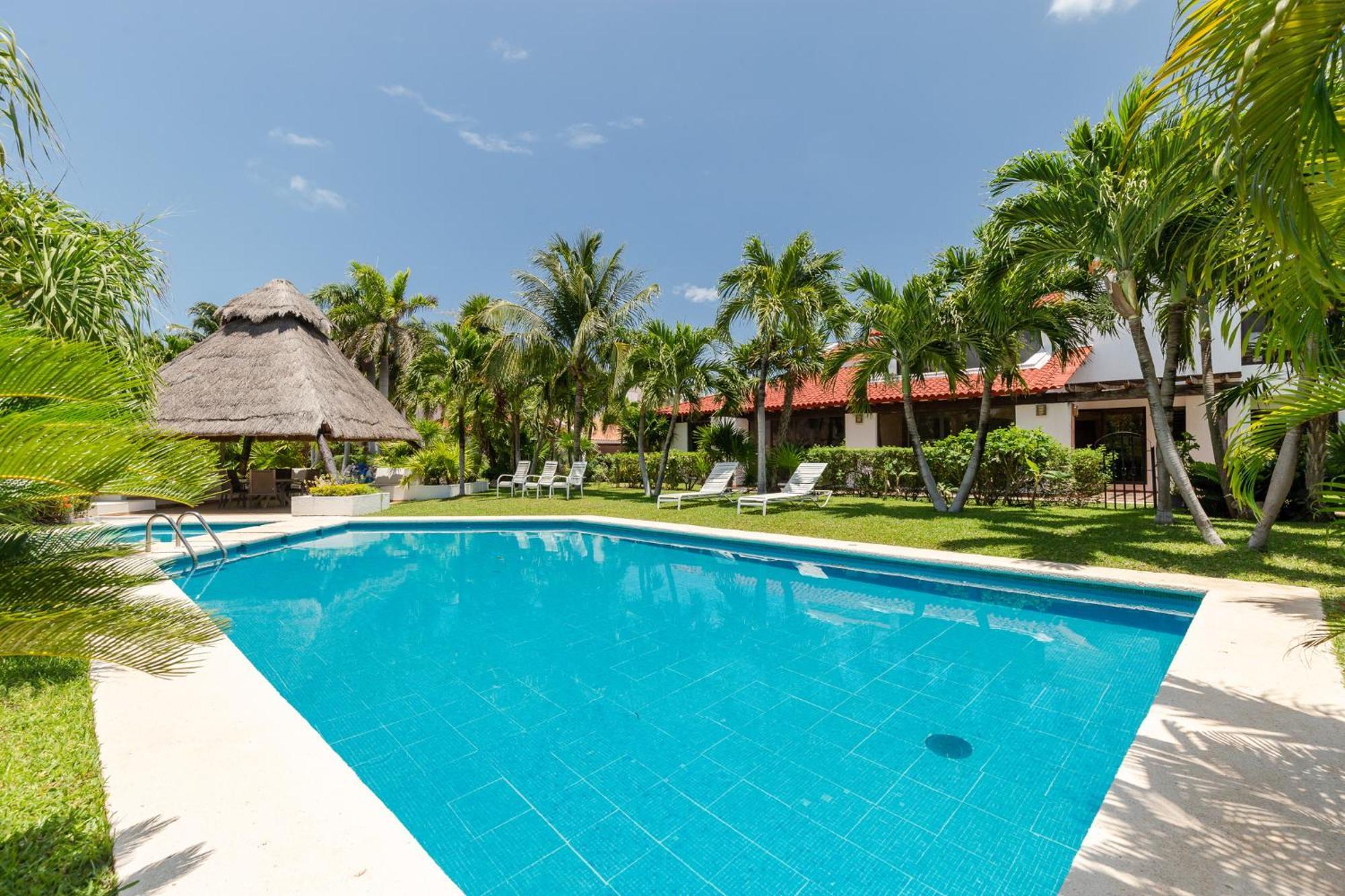 Large House - Walking To Beach - 10 Guests! Cancún Zewnętrze zdjęcie