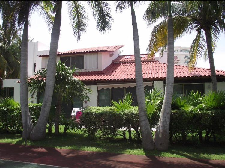 Large House - Walking To Beach - 10 Guests! Cancún Zewnętrze zdjęcie