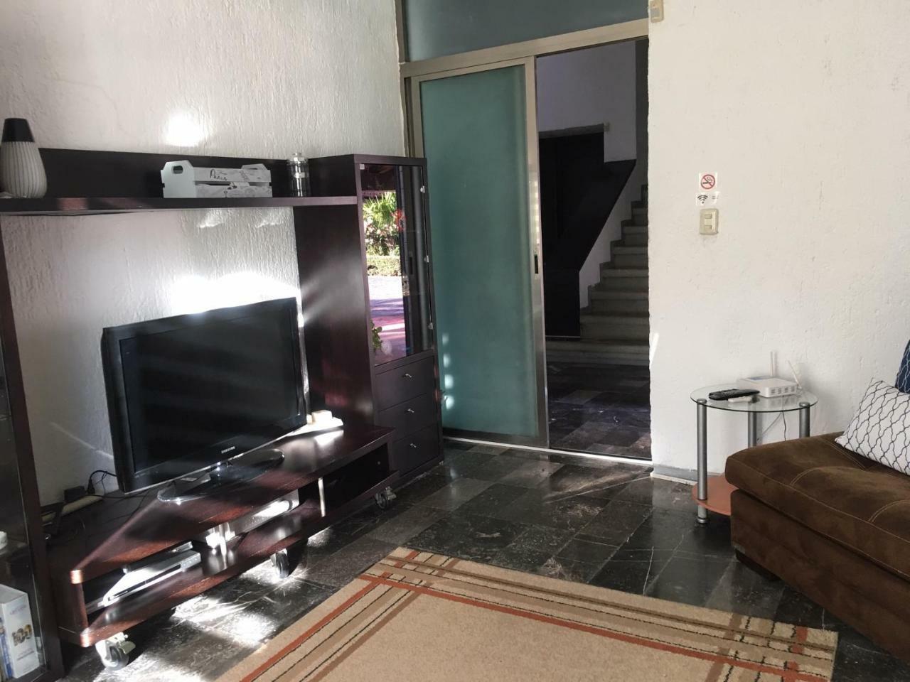 Large House - Walking To Beach - 10 Guests! Cancún Zewnętrze zdjęcie